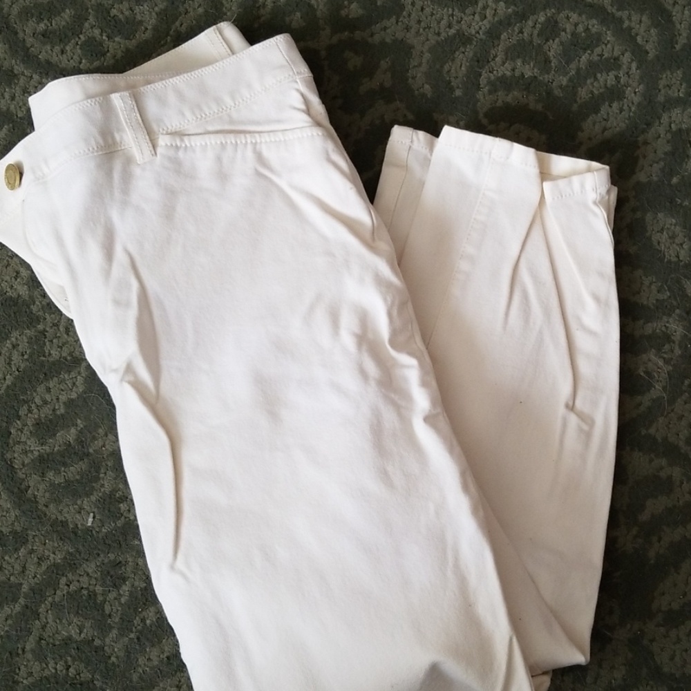 White so slimming jeans